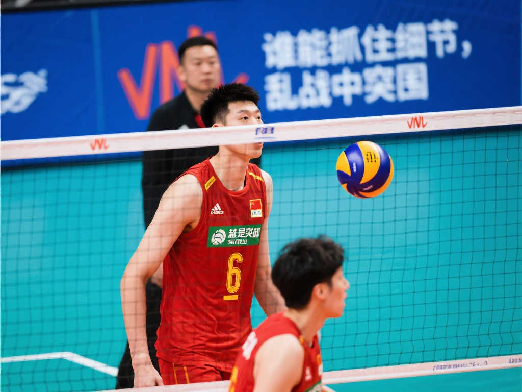 四队6分混战一片混乱 中国队趁乱突围希望大增